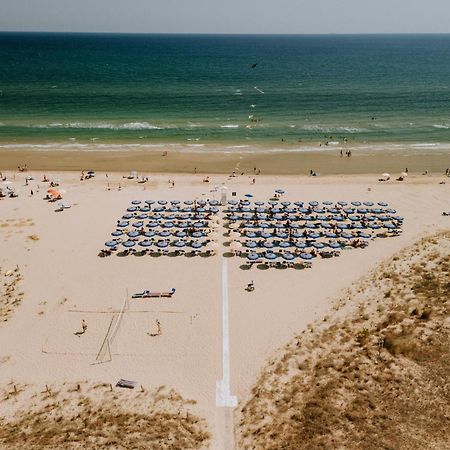 Hotel Holiday Васто Экстерьер фото